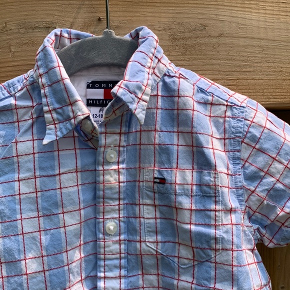 Tommy Hilfiger Collared Button Up - Picture 2 of 4